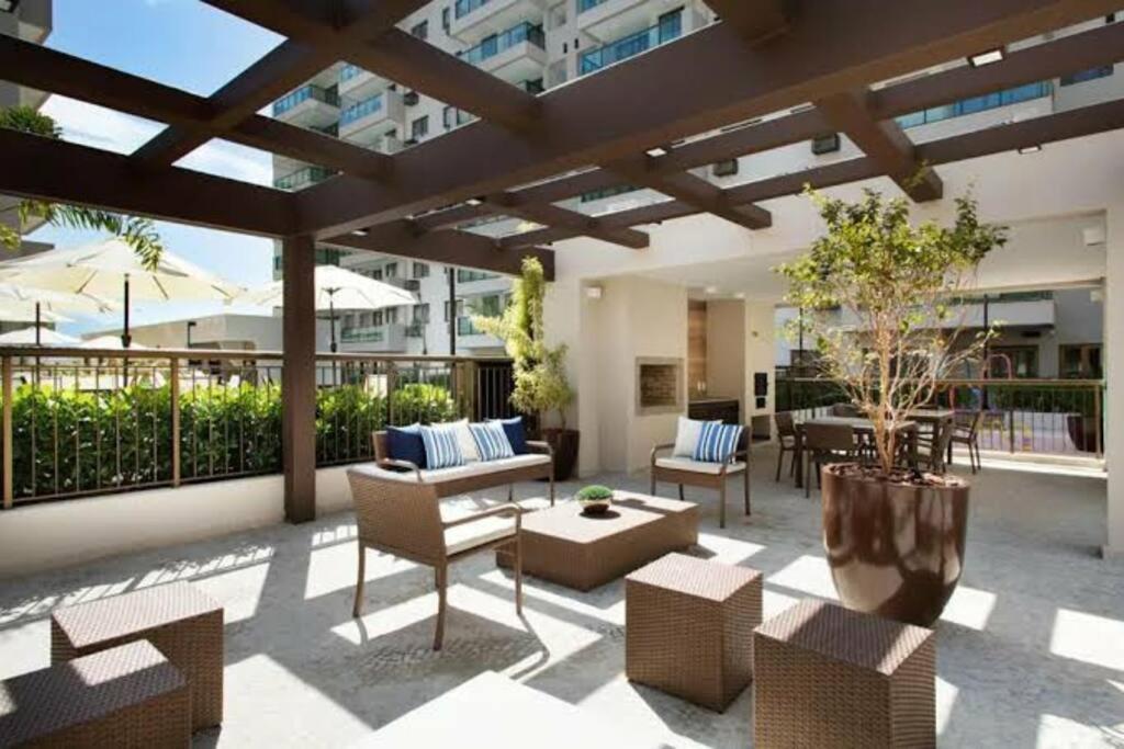 Apartemen Paraiso No Recreio-rj: 02 Quartos Com Piscina *